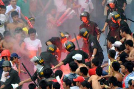 Xử án treo CĐV Hải Phòng hành hung trọng tài