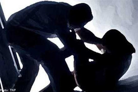 Kẻ giả danh cảnh sát, hại đời thiếu nữ lãnh án