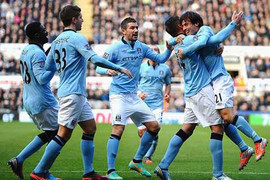 Quật ngã Newcastle, Man City phả hơi nóng vào gáy MU