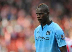 Balotelli phản kháng, đòi kiện Man City ra tòa