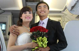 Đám cưới có một không hai trên máy bay