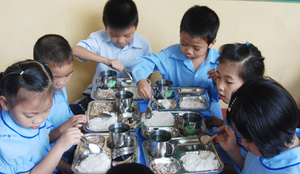 Huế: Ép học sinh bán trú ăn chay ngày rằm, mồng một