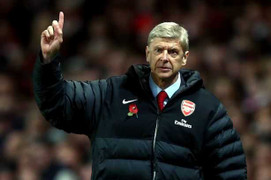 HLV Wenger bào chữa thất bại bằng... Messi