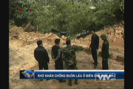 Video: Buôn lậu hung hãn tấn công lực lượng biên phòng