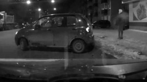 Phong cách đậu xe của cô nàng 'tóc vàng hoe'