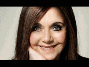 Ngắm bà lão 75 tuổi trẻ như gái 30