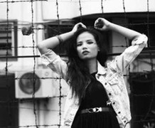 Thủ khoa 'chân dài' bật mí lí do làm người mẫu