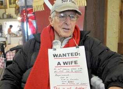 Cụ ông 82 tuổi lang thang tuyển vợ đạt tiêu chuẩn