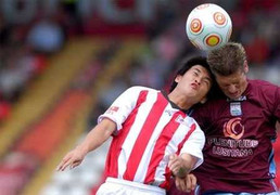 Ai tiên phong cho cầu thủ Việt xuất ngoại?