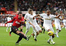 Rooney, Van Persie tịt ngòi, MU chia điểm đáng tiếc