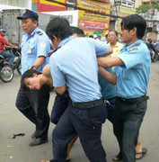 Cướp giật điện thoại Iphone táo tợn giữa phố Sài Gòn