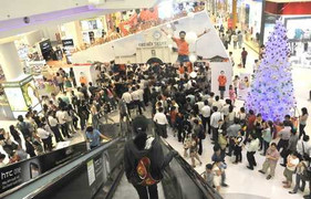 TP.HCM: Ngàn người xếp hàng mua vé máy bay 99.000 đồng