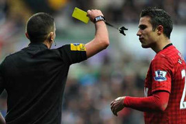 MU 24/7: Rooney, Van Persie sắp sửa bị treo giò