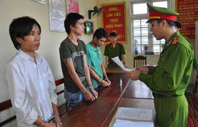 Đà Nẵng: Bắt băng nhóm tra tấn người, đòi nợ thuê