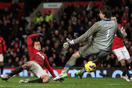 Thắng điên rồ Newcastle, MU giữ vững ngôi đầu