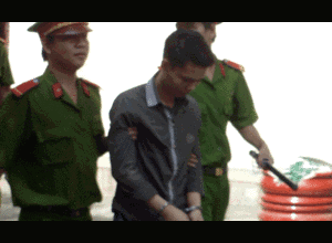 Nam sinh làm hại bé gái lãnh án