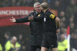 Sir Alex sắp bị phạt vì mắng trọng tài 'bẻ còi'
