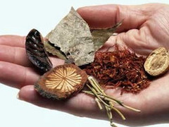 Uống thuốc, thai nhi gái biến thành... trai?