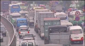 Video: Cửa ngõ TP.HCM và khu vui chơi ùn tắc kinh hoàng