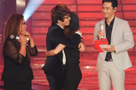 Clip: Hà Hồ thẳng tay loại Bùi Anh Tuấn