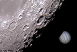 Xem Mặt Trăng 'nuốt chửng' Sao Mộc