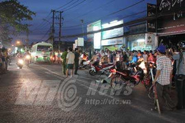 TP.HCM: Một phụ nữ chết thảm dưới bánh xe buýt