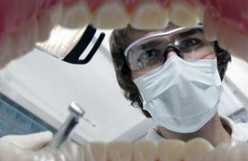 Mũi khoan răng mắc vào phổi một bệnh nhân nữ