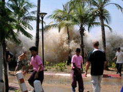 Mỹ và New Zealand bí mật thử nghiệm bom tạo sóng thần?