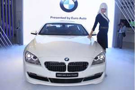 Năm mới, BMW kích cầu tại Việt Nam bằng… xăng