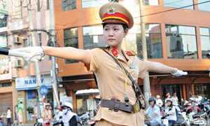 Video: Một ngày của nữ CSGT xinh đẹp