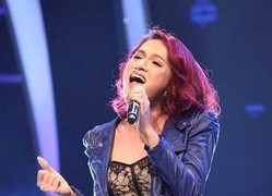 Hương Giang Idol gây xúc động sau khi bị loại
