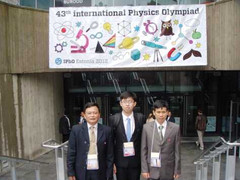 Chàng trai giành Huy chương Bạc Olympic vật lý Thế giới