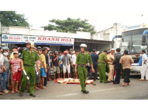Xe khách tông xe máy, 2 anh em ruột tử vong