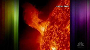 Video: Cận cảnh Mặt Trời phun trào lửa năng lượng