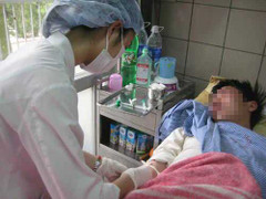 Bệnh nhân đâm chết nữ cán bộ điều dưỡng