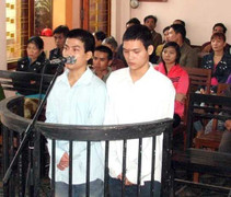 Nổi máu côn đồ, 2 thanh niên lĩnh 7,5 năm tù