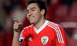 Mục tiêu của MU một thời lại khiến Sir Alex 'chết mệt'