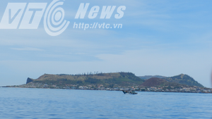 Kéo cáp ngầm vượt biển cấp điện cho Lý Sơn