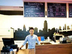 Sinh viên năm 2 kiếm 8.000 USD/tháng