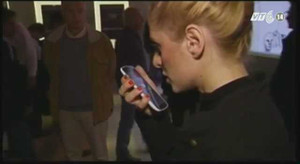 Smartphone vận hành hoàn toàn bằng giọng nói đầu tiên