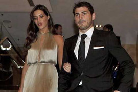 Đi Gala, Casillas kín đáo 'chòng ghẹo' Ronado