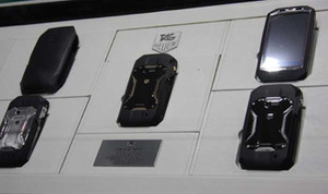 Điện thoại siêu xe 'tấn công' thị trường Việt