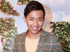 Mưa giải thường 'đổ' lên đầu Trấn Thành