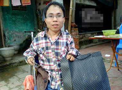 Gặp thầy giáo cao 1,1m nặng 27kg ở Hà Nội