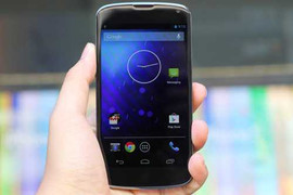 LG Nexus 4 chính hãng giá 11,5 triệu đồng