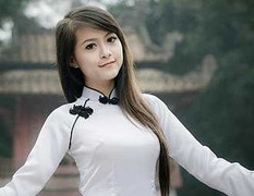 Tết cổ truyền theo dương lịch: Hoa khôi SV phản ứng