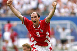 Huyền thoại bóng đá Bulgaria đi tù