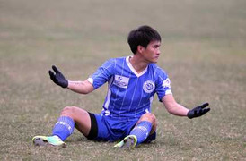 Về Ninh Bình, Công Vinh nhận lương bao nhiêu?