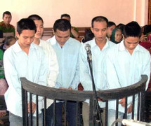 Cướp 1 điện thoại, trả giá 18,5 năm tù