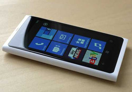 Nokia Lumia đời cũ giảm giá không phanh tại Việt Nam